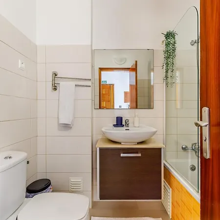 Sleeptubal Moderne Apartment *